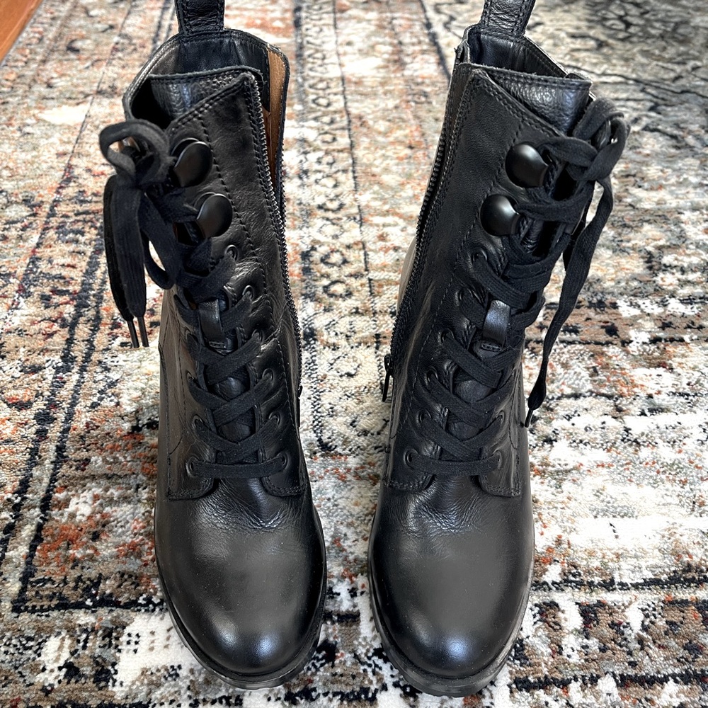 FRYE Sabrina Combat Boots | Black | SZ 8